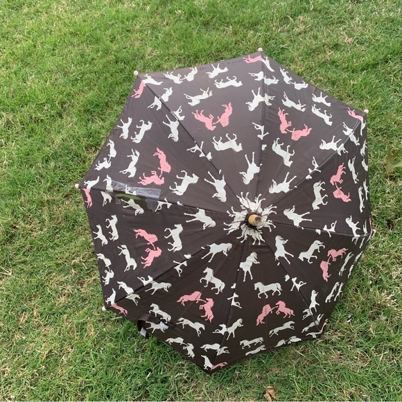Child’s umbrella for a horse‎ and pony lover.  Brown, pink, cream. - Picture 4 of 8